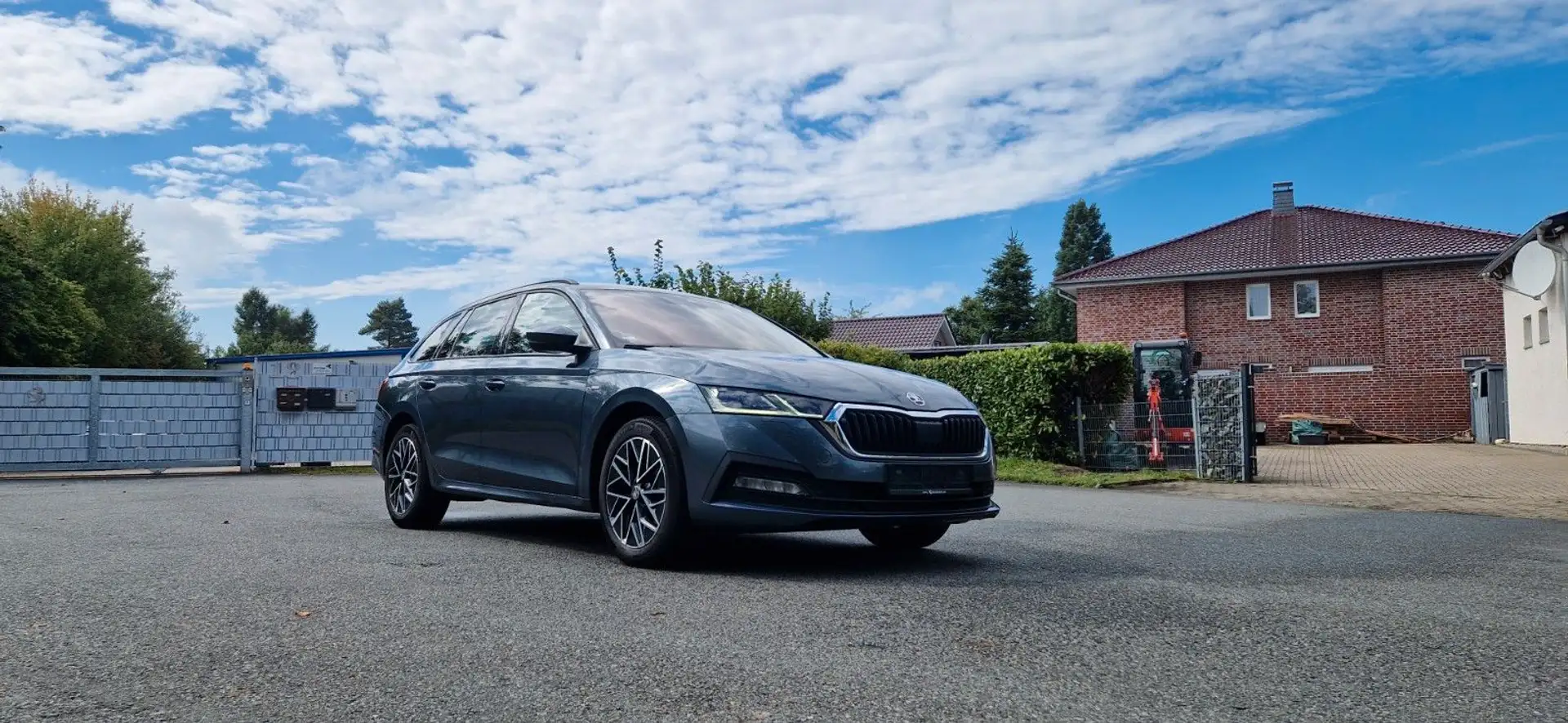 Skoda Octavia Combi Clever 1 Hand Hybrid 1,5 E-Tec Grau - 1