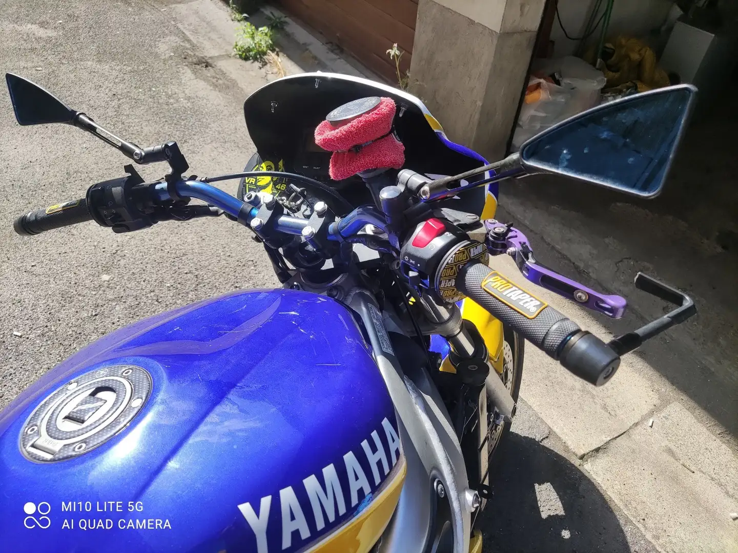 Yamaha YZF-R6 naked Blau - 2