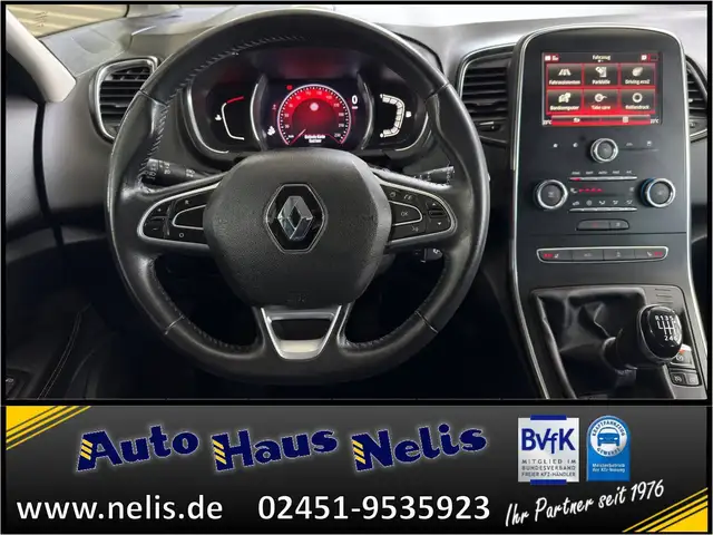 Renault Scenic view 12