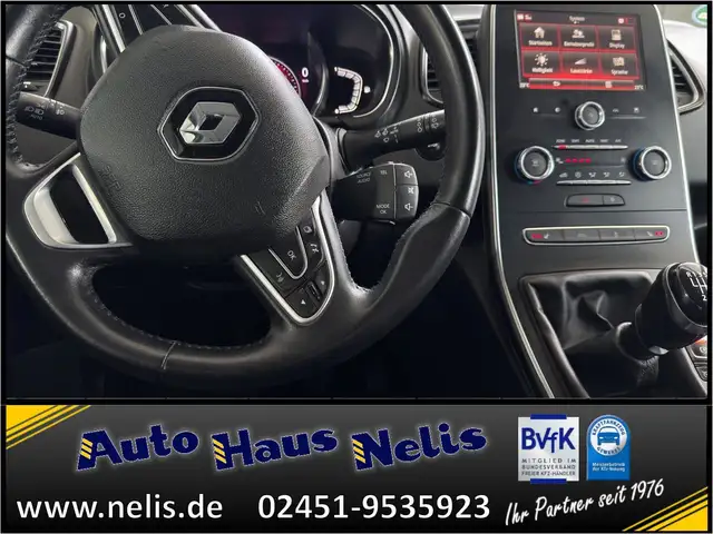Renault Scenic view 14