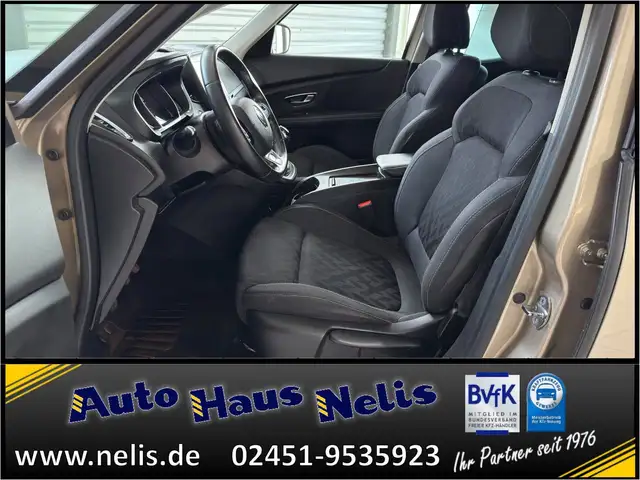 Renault Scenic view 9