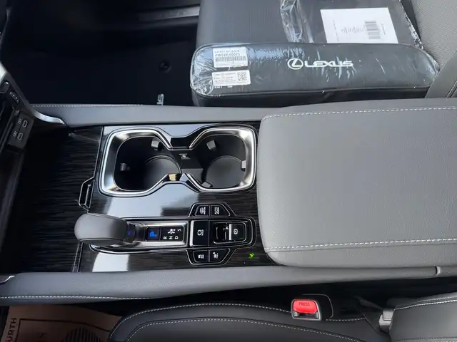 Lexus RX 450h + E-four F-Sport Design ACC+Navi+SHZ+Kam. Ansicht 15