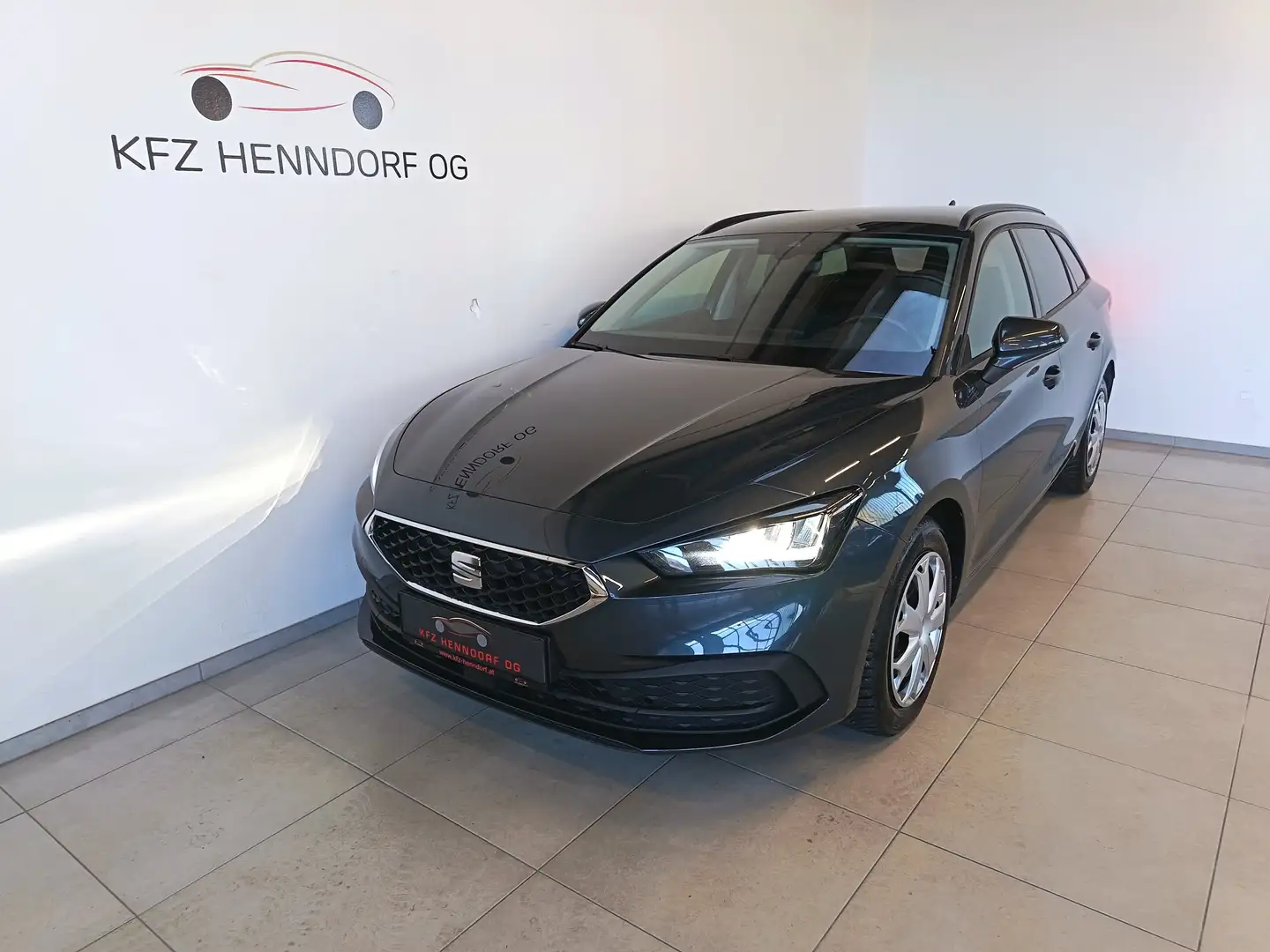SEAT Leon Leon SP Reference 2,0 TDI ab € 250 / Monat Grau - 1