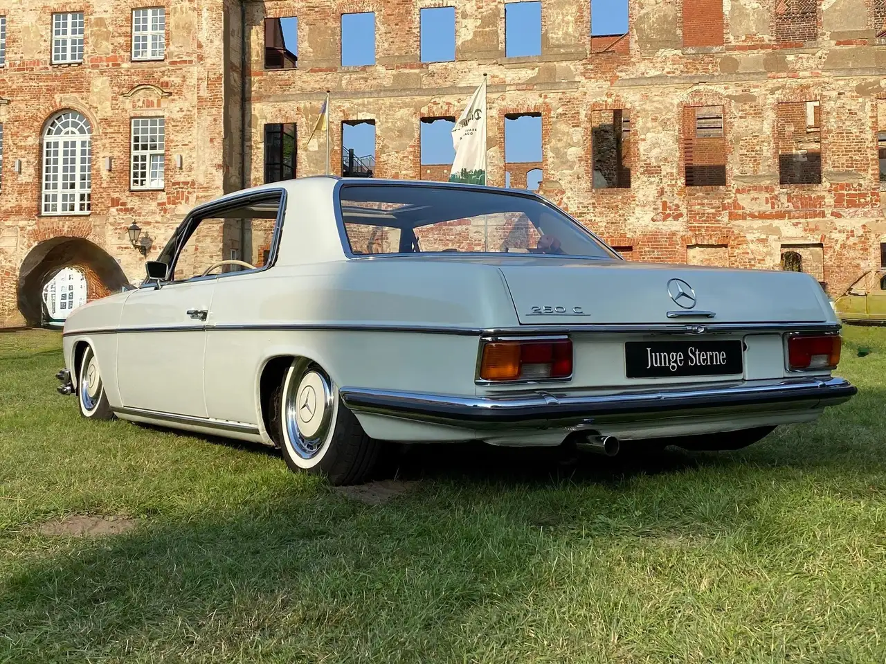 Mercedes-Benz W 114/115 Strich-Acht 250C Coupé 1. Serie – H-Zulassung, foto 7