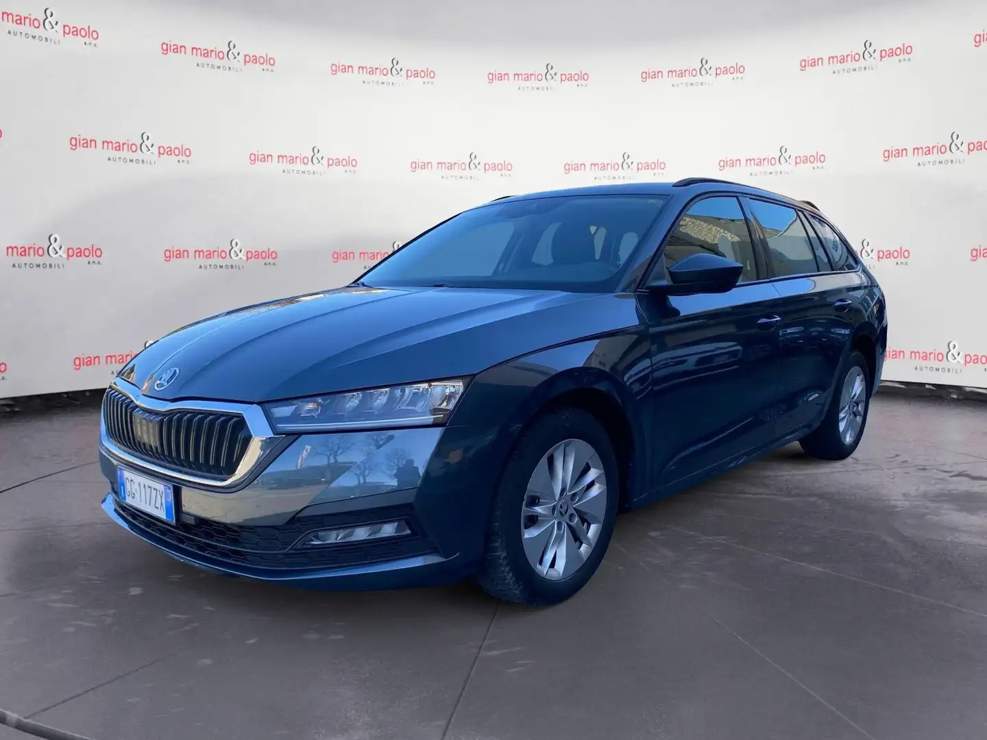 Skoda Octavia Wagon 2.0 TDI SCR Executive Gris - 1
