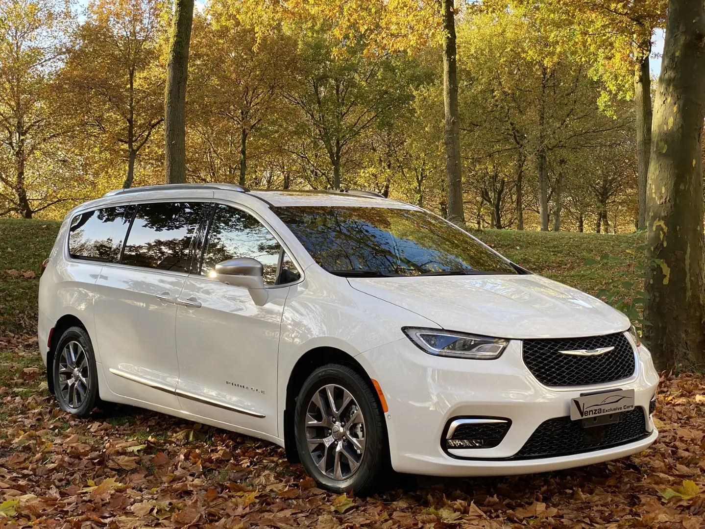 Chrysler Grand Voyager MY2024 3.6 V6 Pinnacle Hybride Weiß - 2