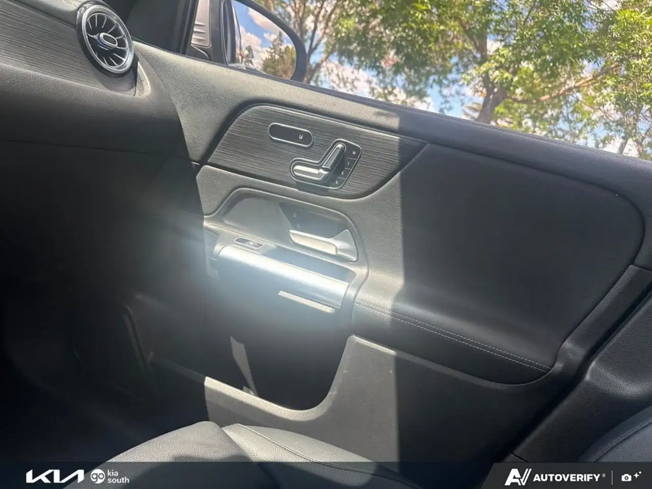 Mercedes-Benz GLA photo Mercedes-Benz GLA