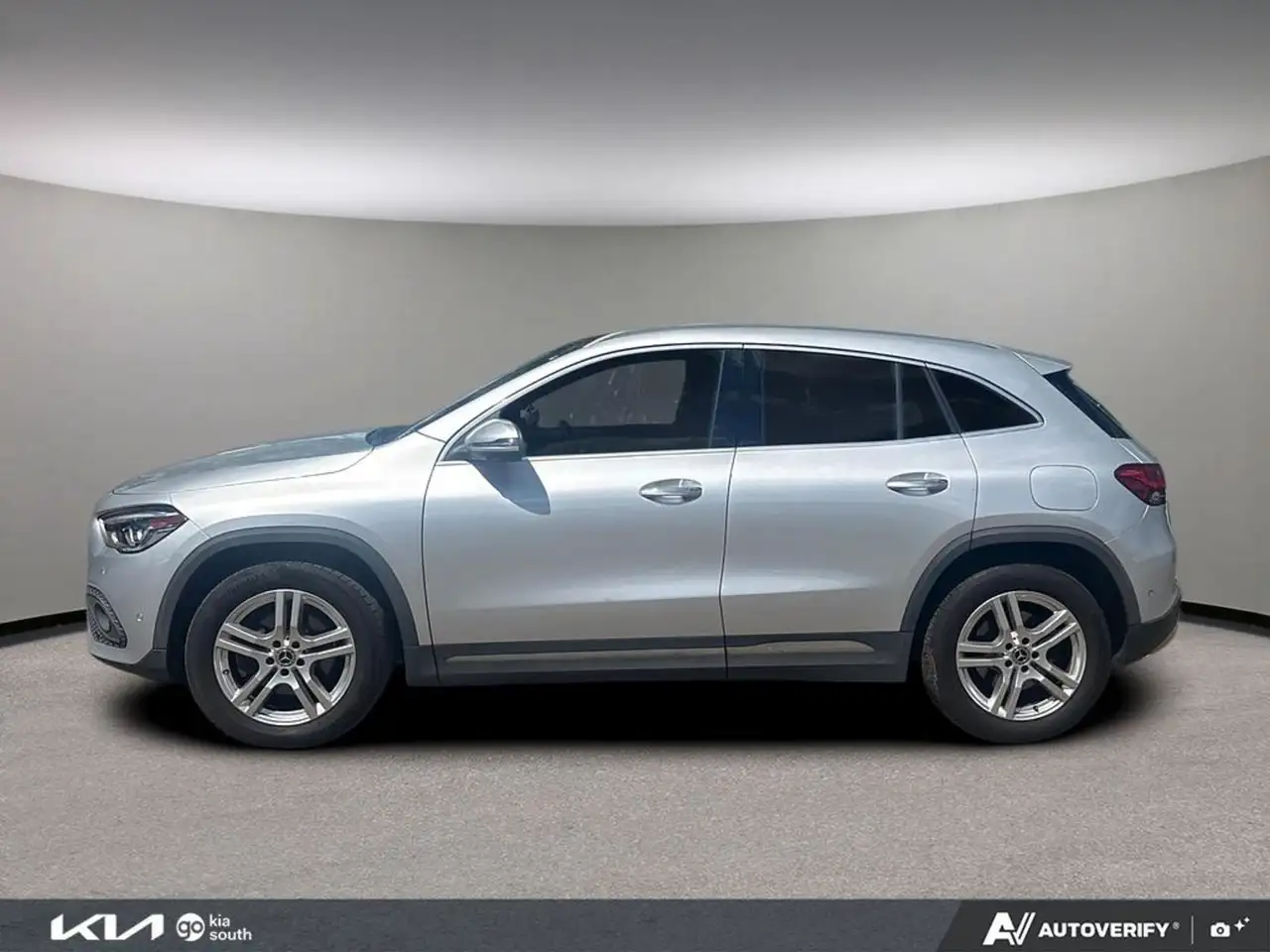 Mercedes-Benz GLA photo Mercedes-Benz GLA