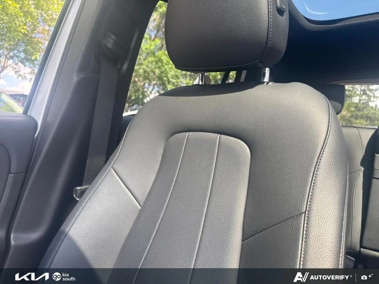 Mercedes-Benz GLA photo Mercedes-Benz GLA