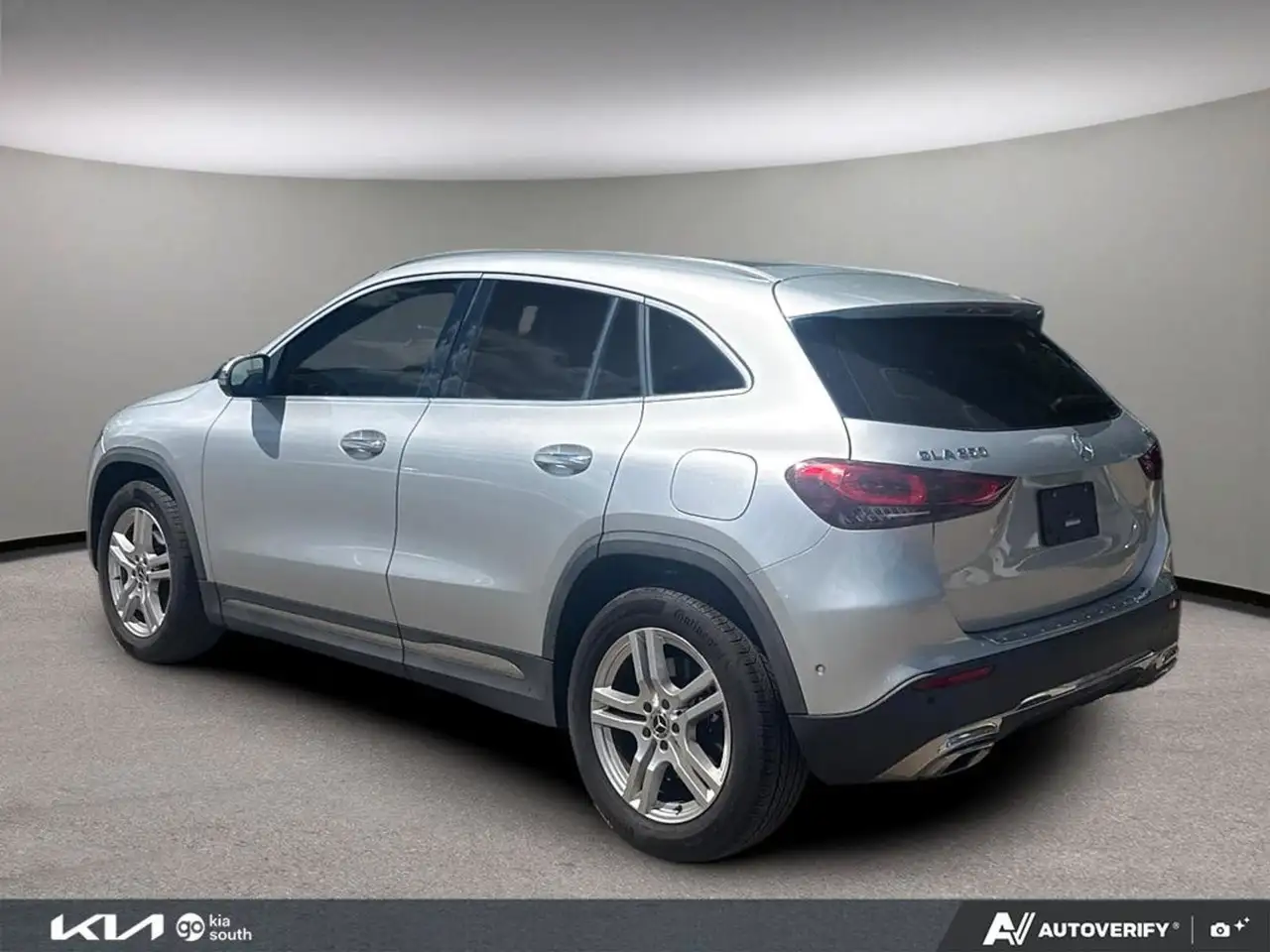 Mercedes-Benz GLA photo Mercedes-Benz GLA