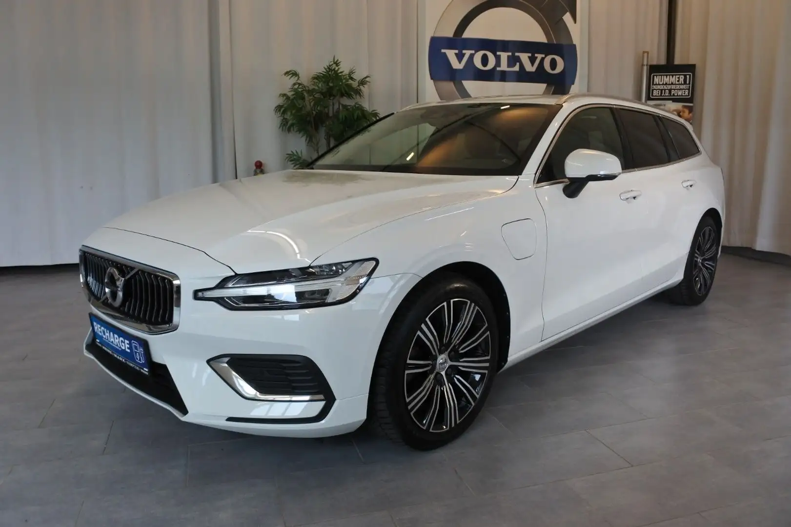 Volvo V60 T6 Inscription Recharge Plug-In Massagesitze Blanc - 2