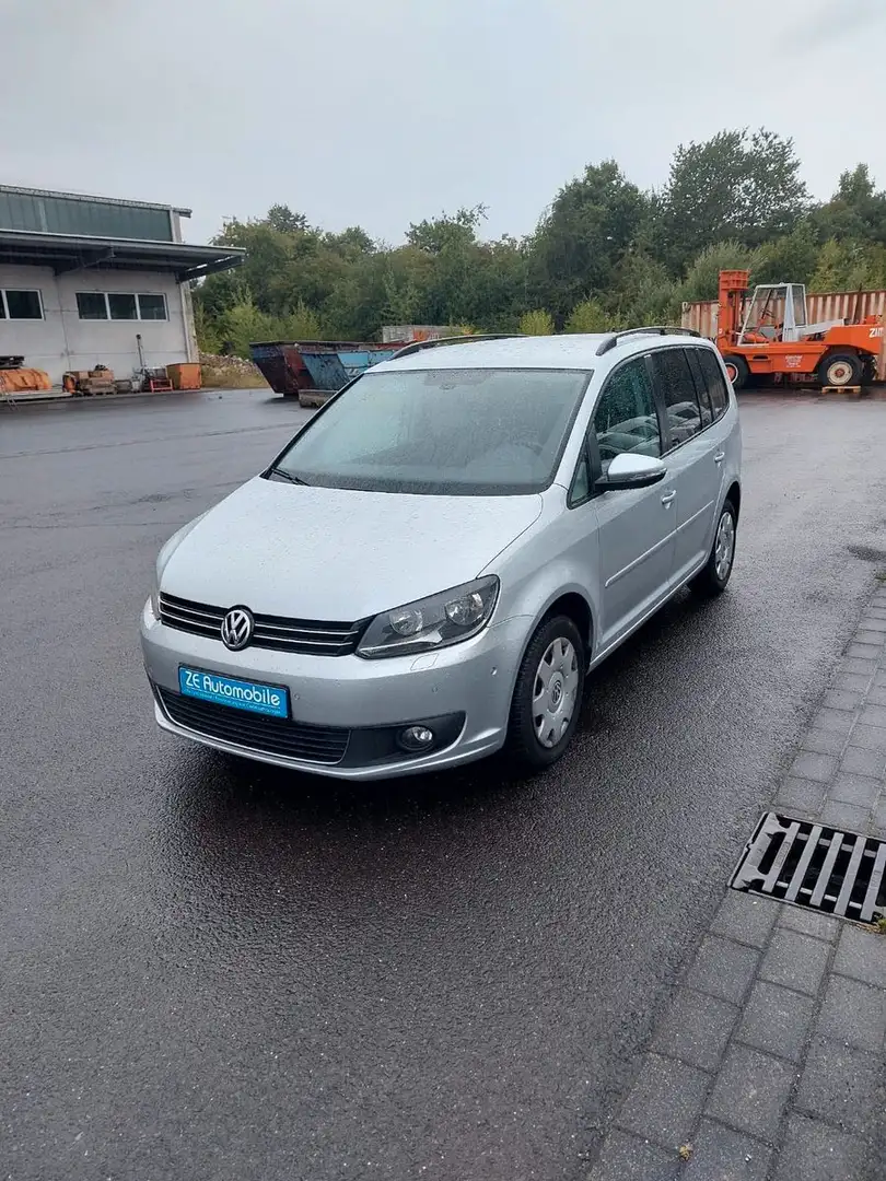 Volkswagen Touran Comfortline EcoFuel Argintiu - 2
