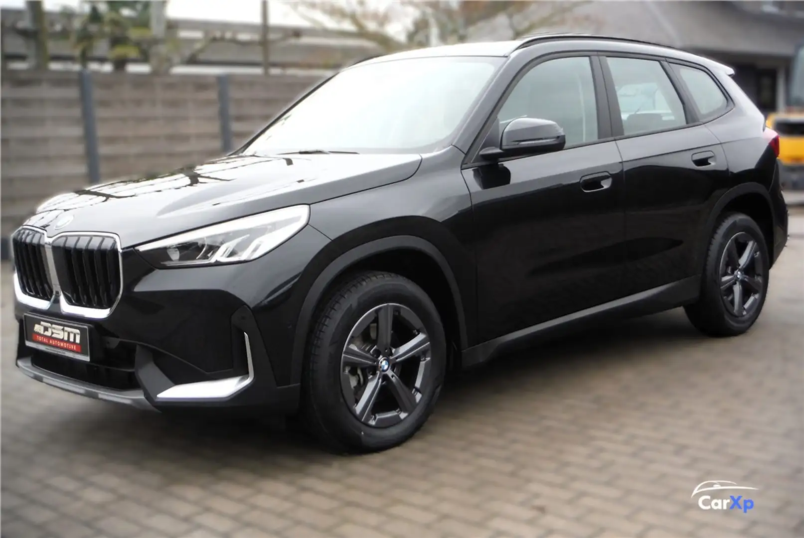 BMW X1 sDrive18i Schwarz - 1