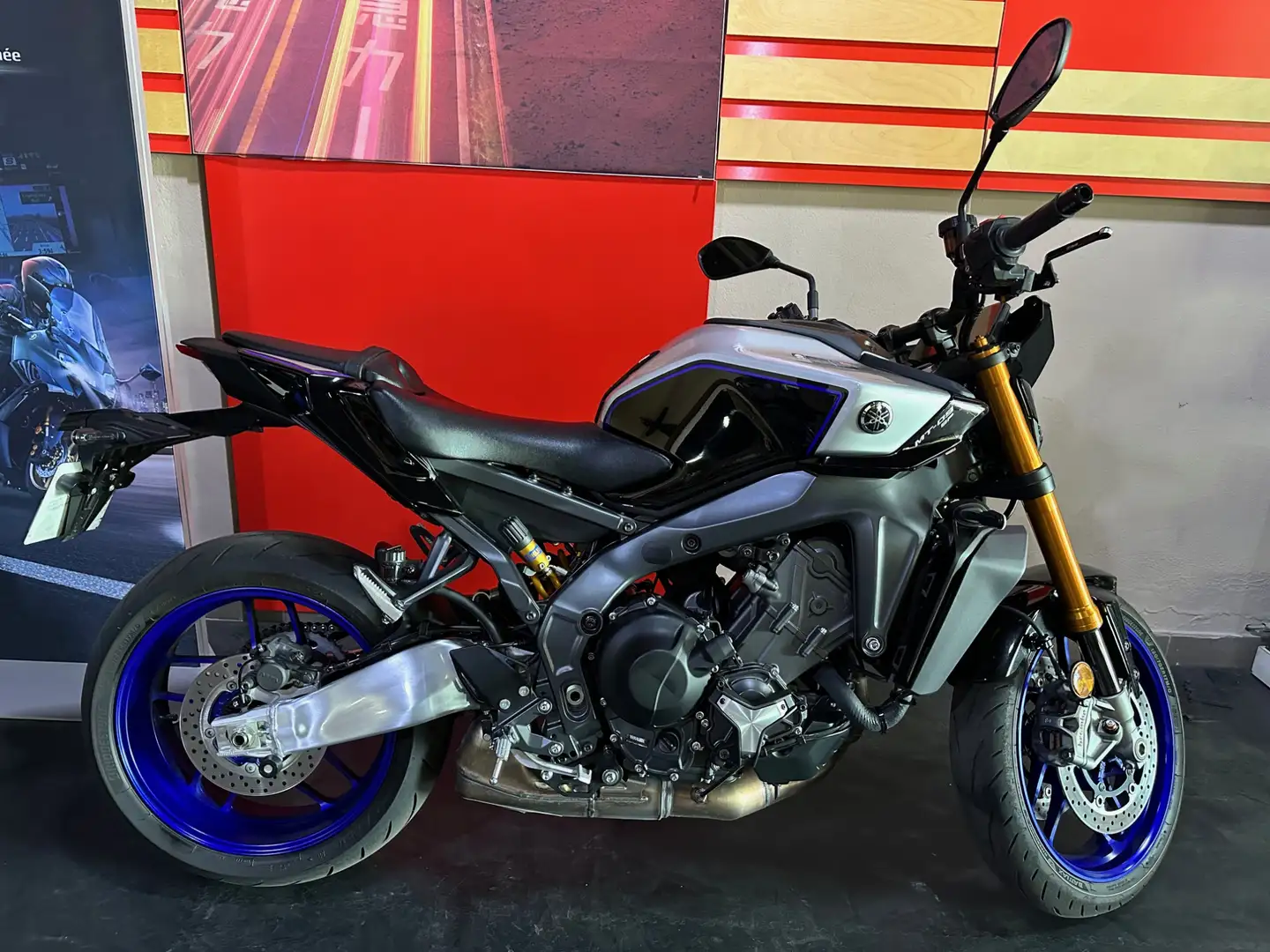 Yamaha MT-09 Noir - 1