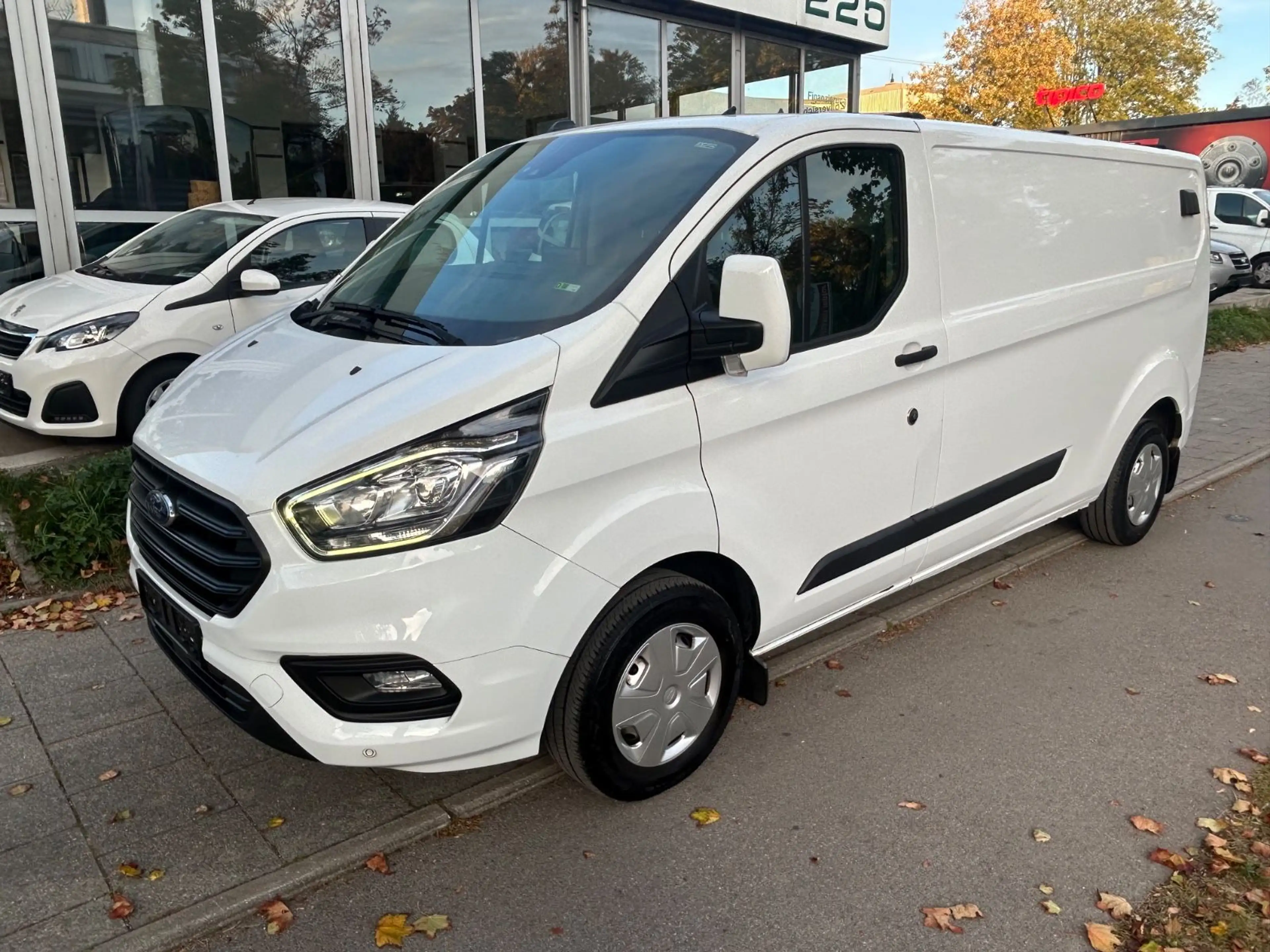 Ford Transit Custom Sortimo Regale Navi AHK-2.650 kg — photo 2