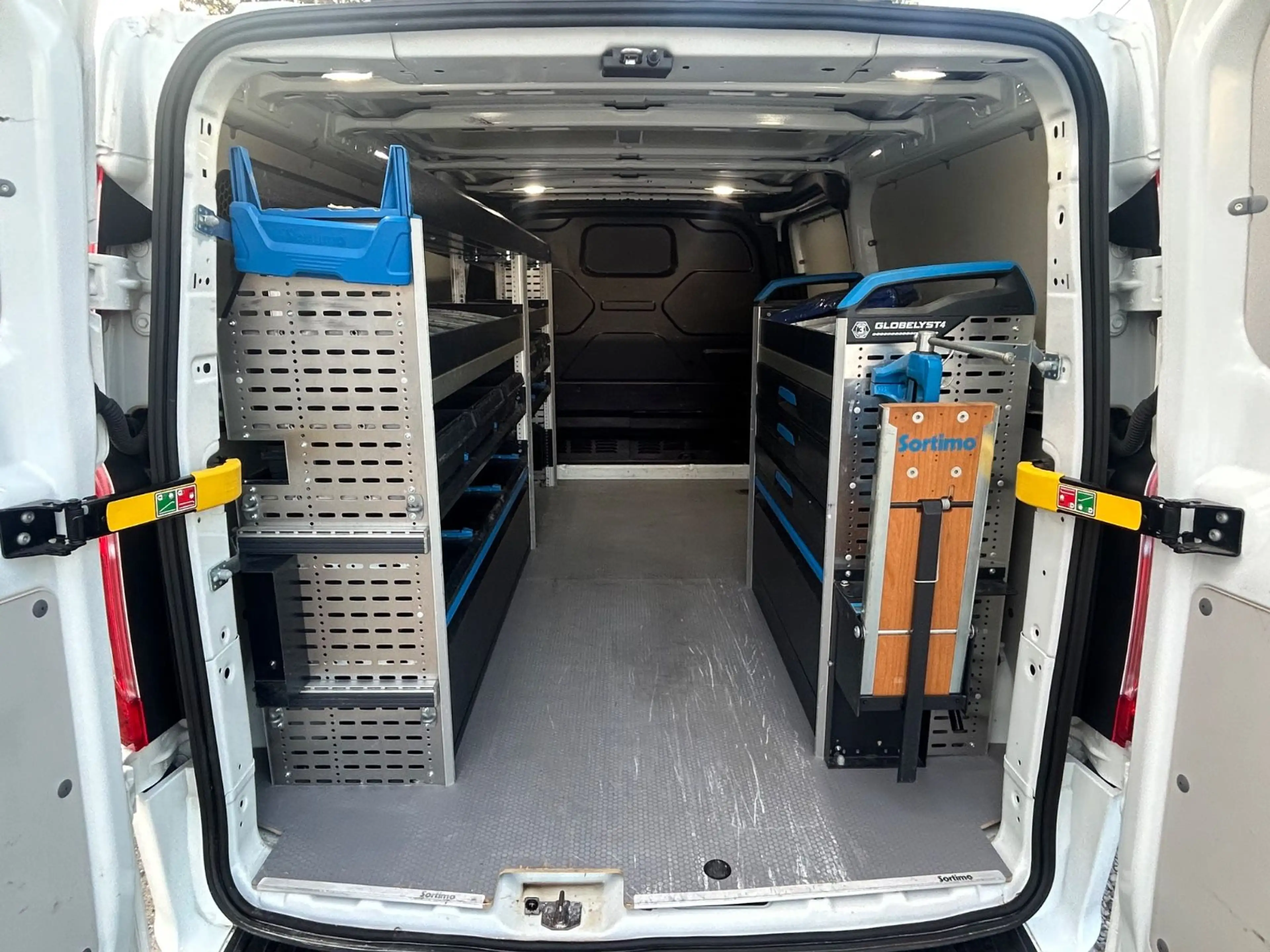 Ford Transit Custom Sortimo Regale Navi AHK-2.650 kg