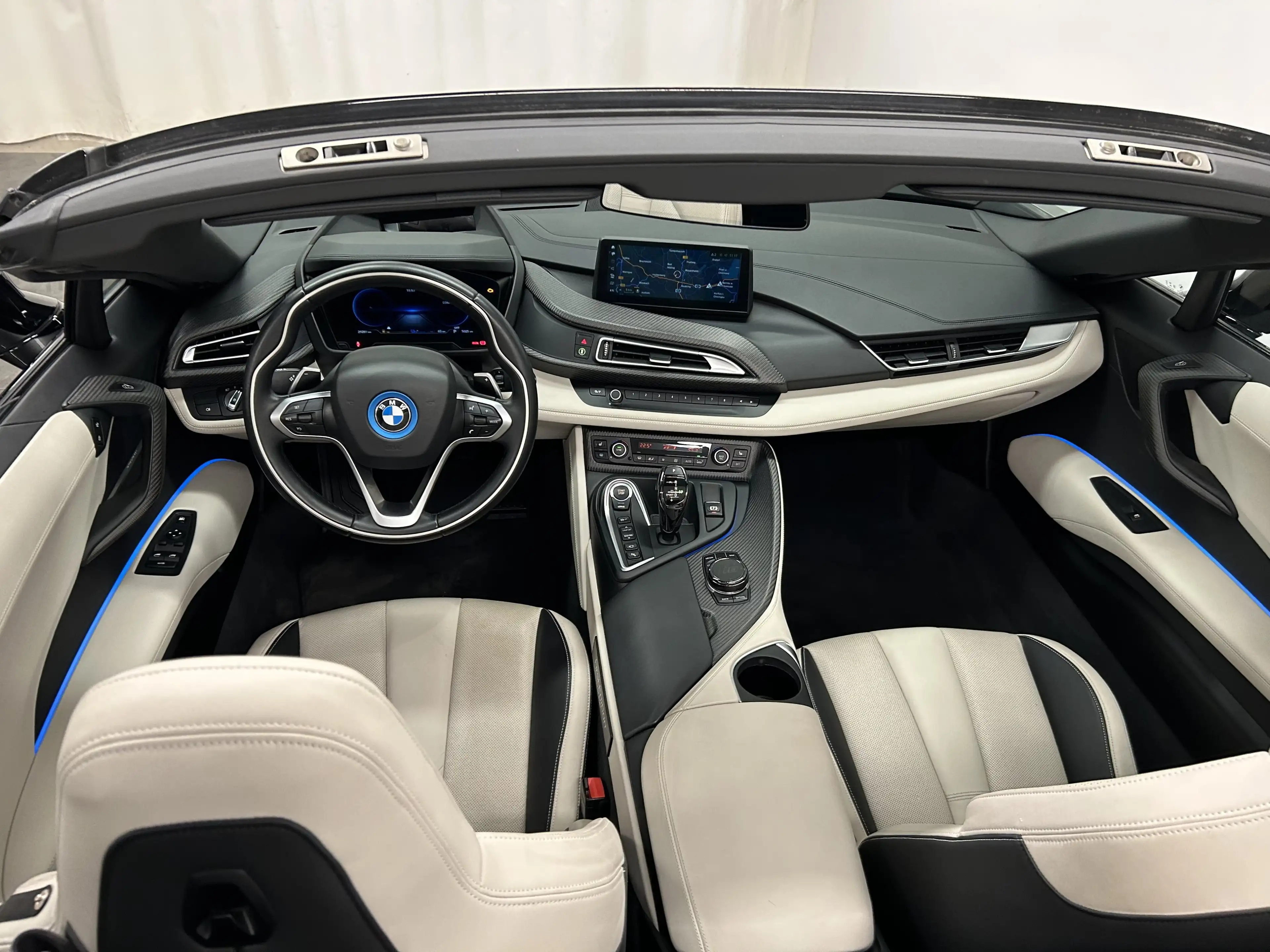 BMW i8 Roadster First Edition 1 of 200 Harman/Kardon Head — photo 5