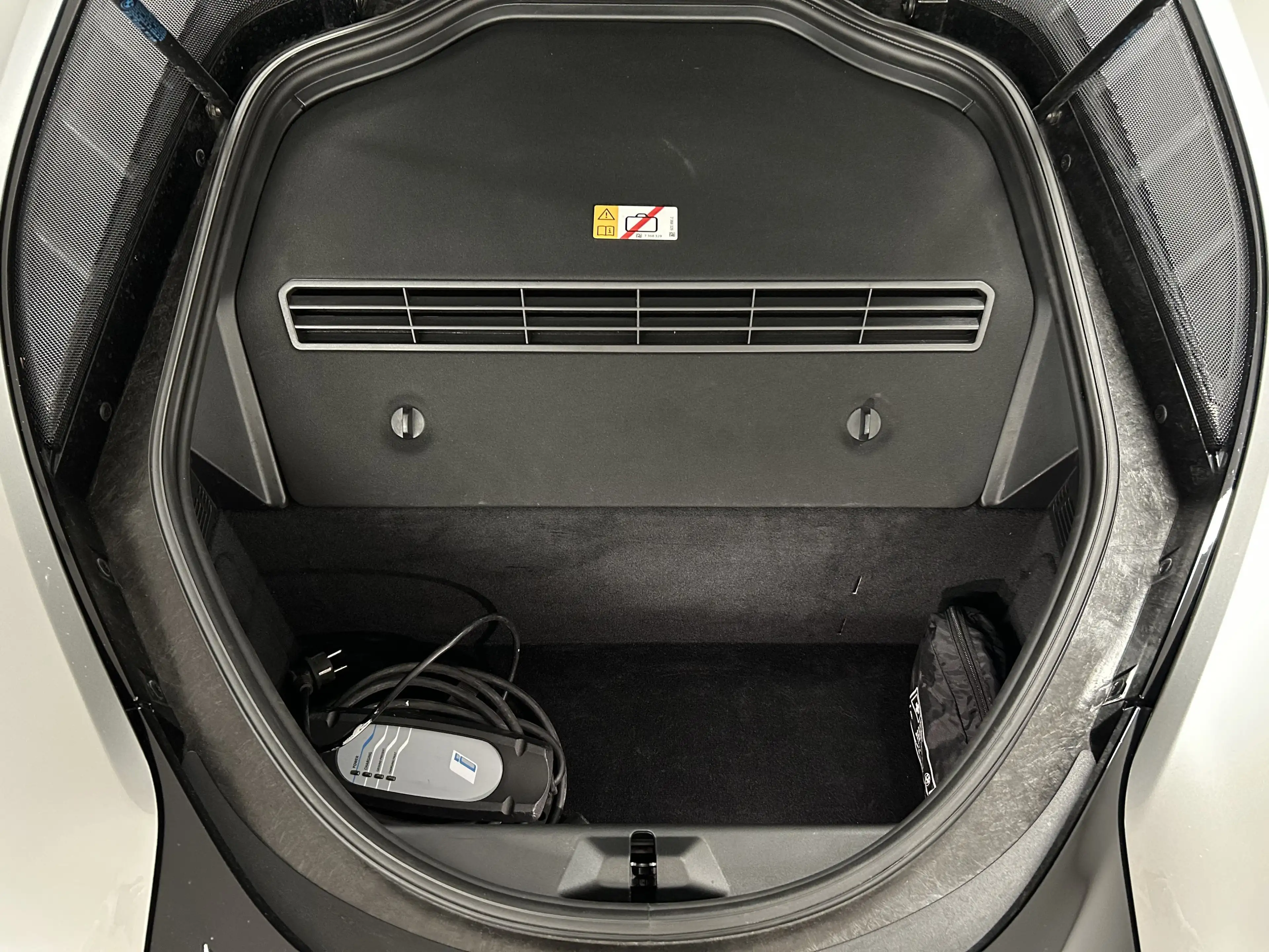BMW i8 Roadster First Edition 1 of 200 Harman/Kardon Head — photo 14
