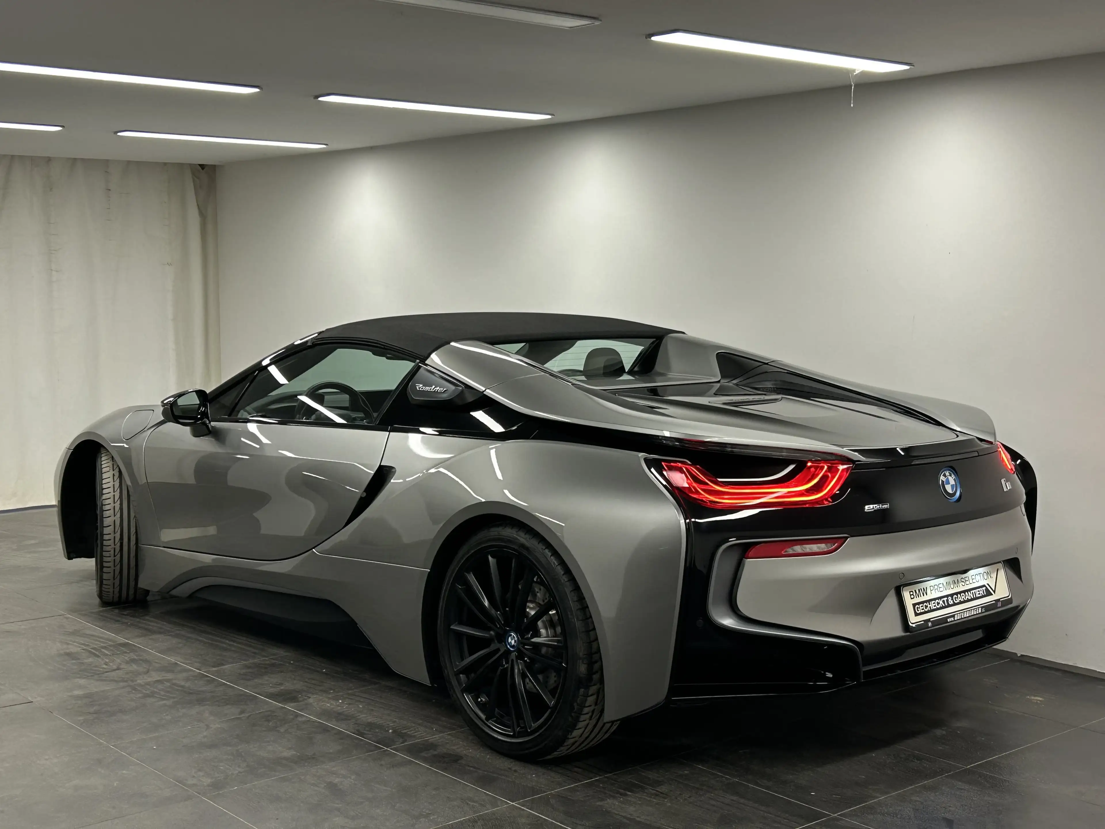 BMW i8 Roadster First Edition 1 of 200 Harman/Kardon Head — photo 4