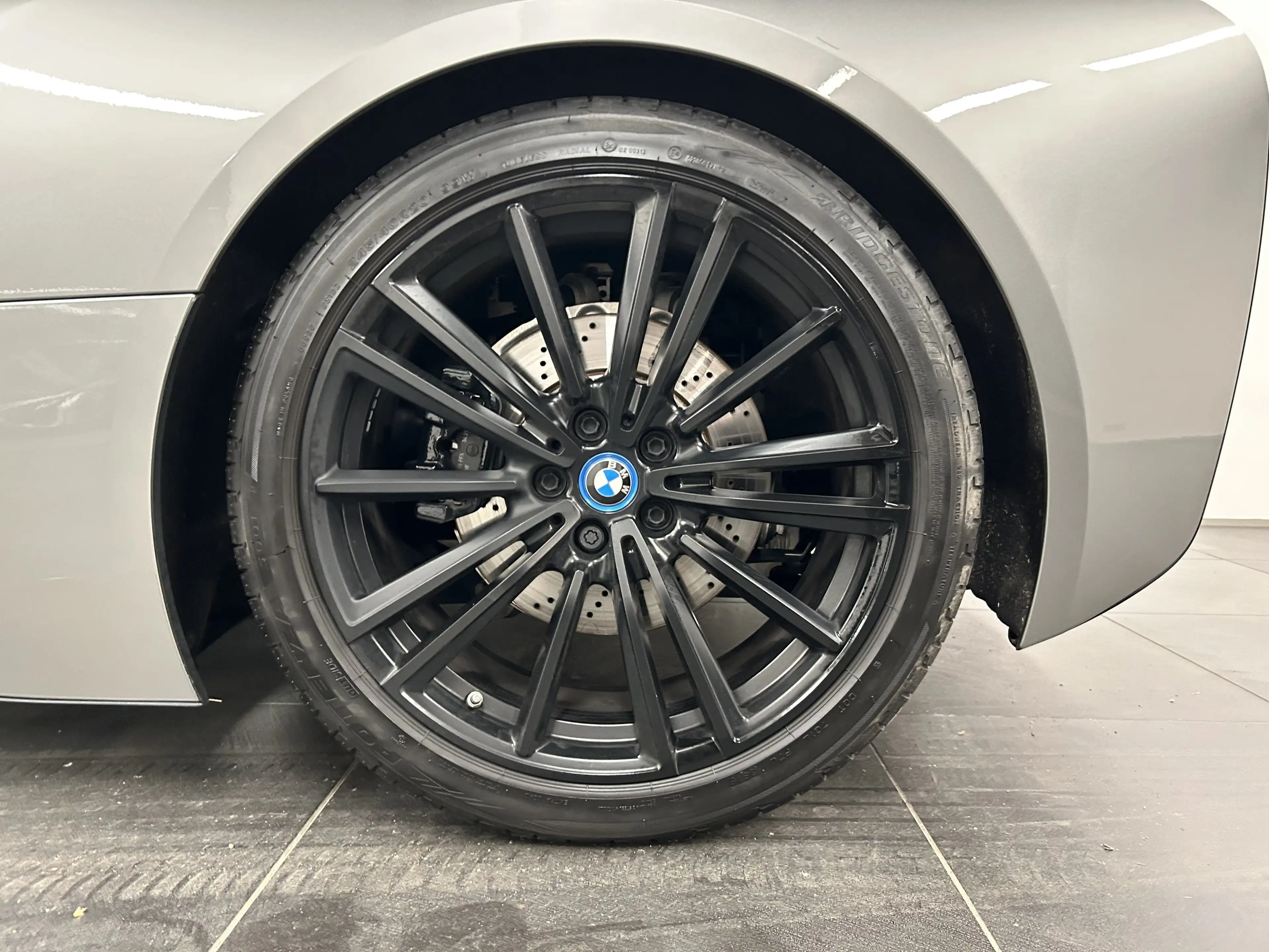 BMW i8 Roadster First Edition 1 of 200 Harman/Kardon Head — photo 7