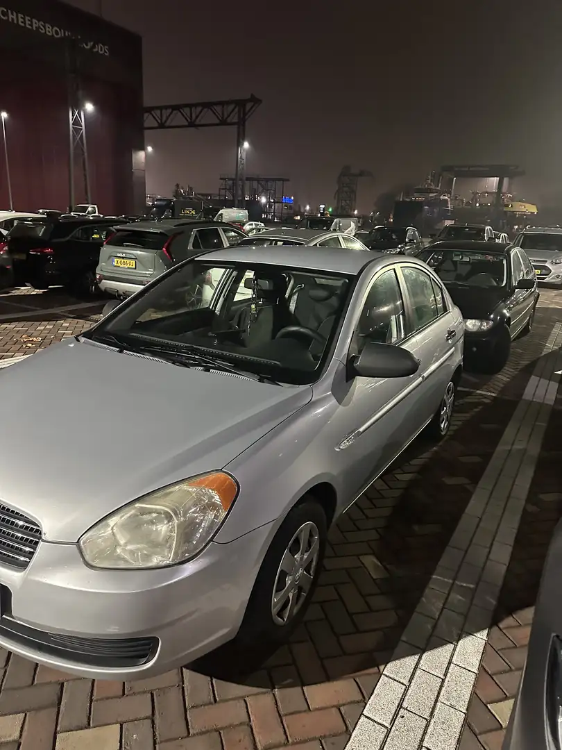 Hyundai ACCENT 1.4 GL - 2
