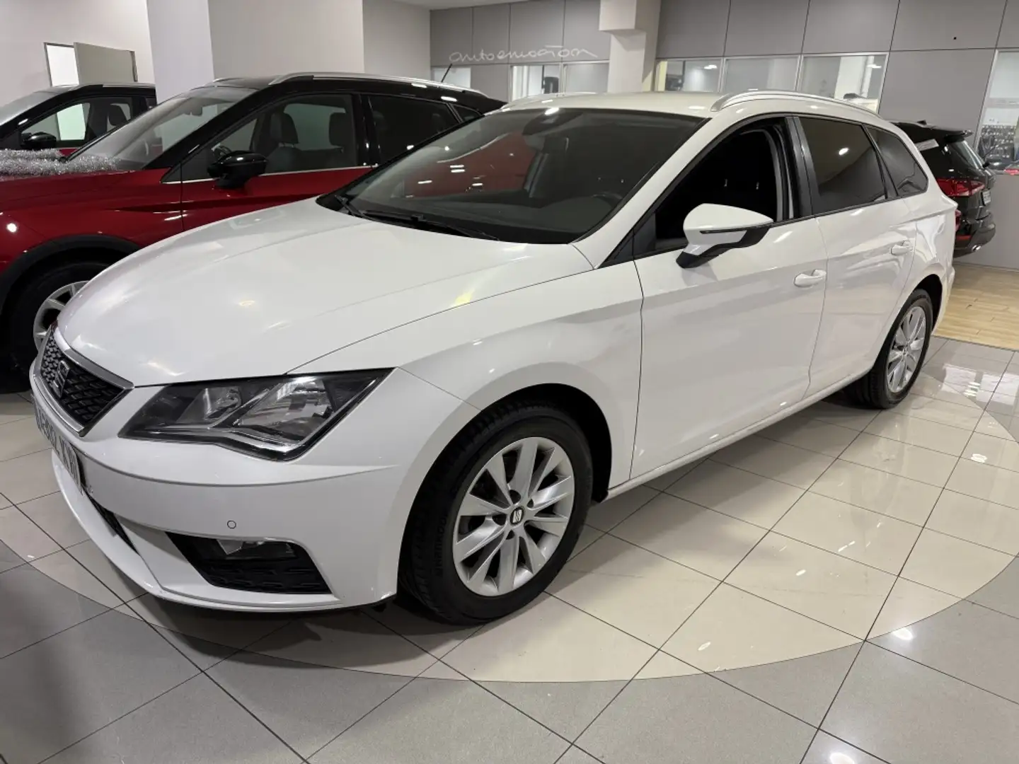 SEAT Leon ST 1.6TDI CR S&S Style 115 Weiß - 1