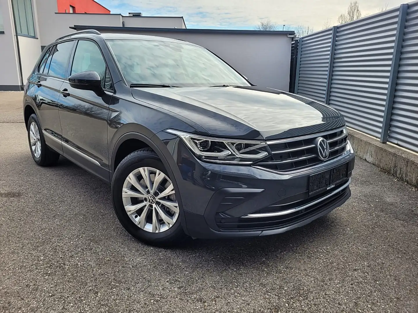 Volkswagen Tiguan 1,4 e-Hybrid DSG Life, Glasschiebedach Gris - 1