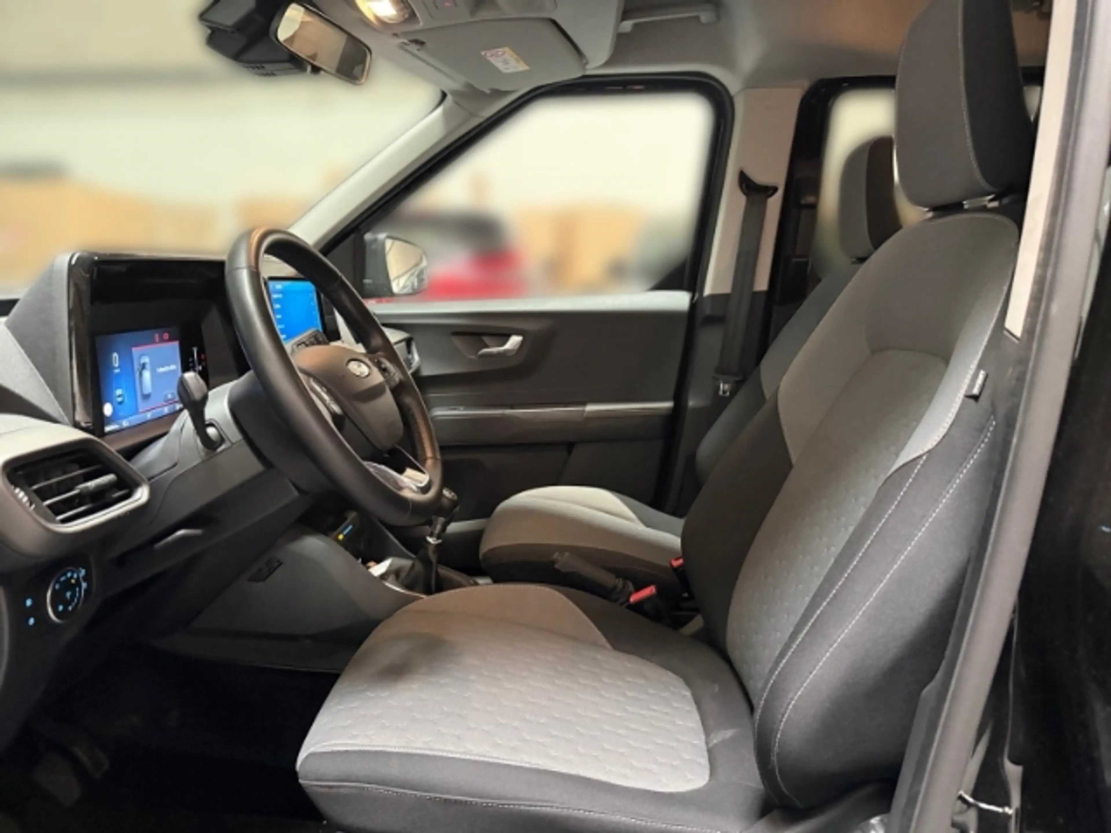 Ford Tourneo Courier 1.0 EcoBoost Titanium Kamera+Navigation+Tempomat — photo 7