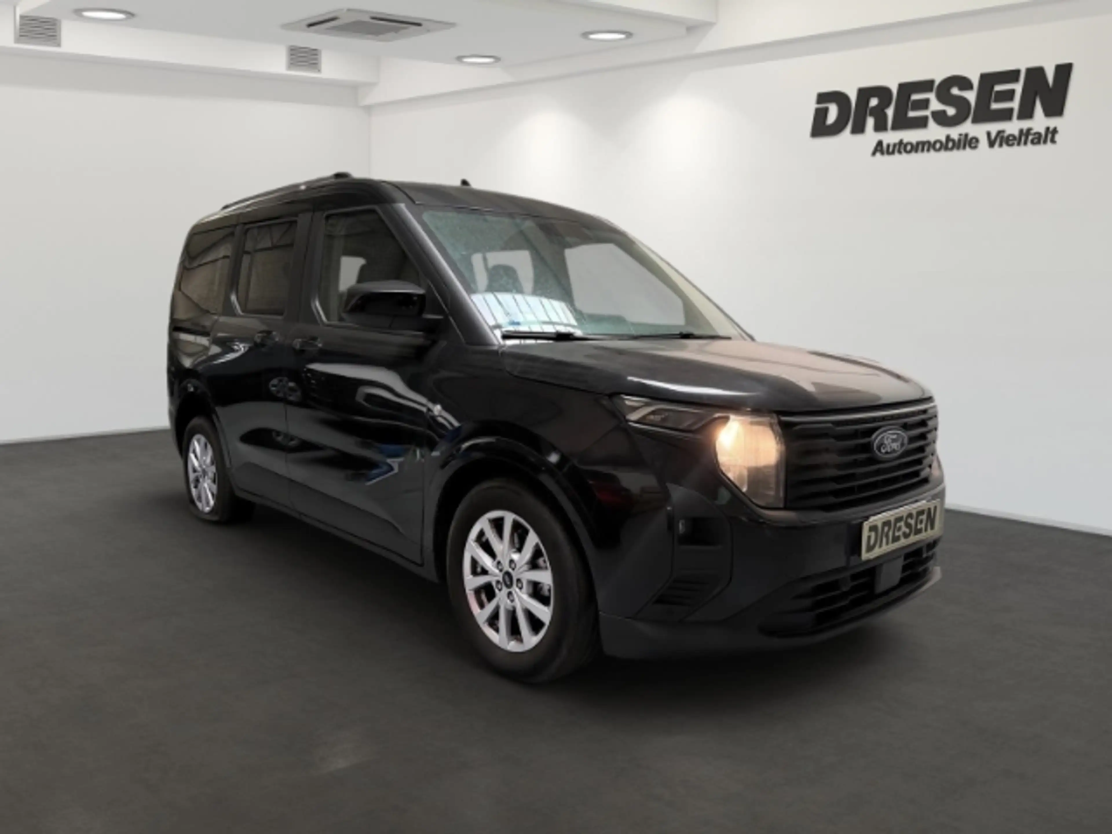 Ford Tourneo Courier 1.0 EcoBoost Titanium Kamera+Navigation+Tempomat — photo 2