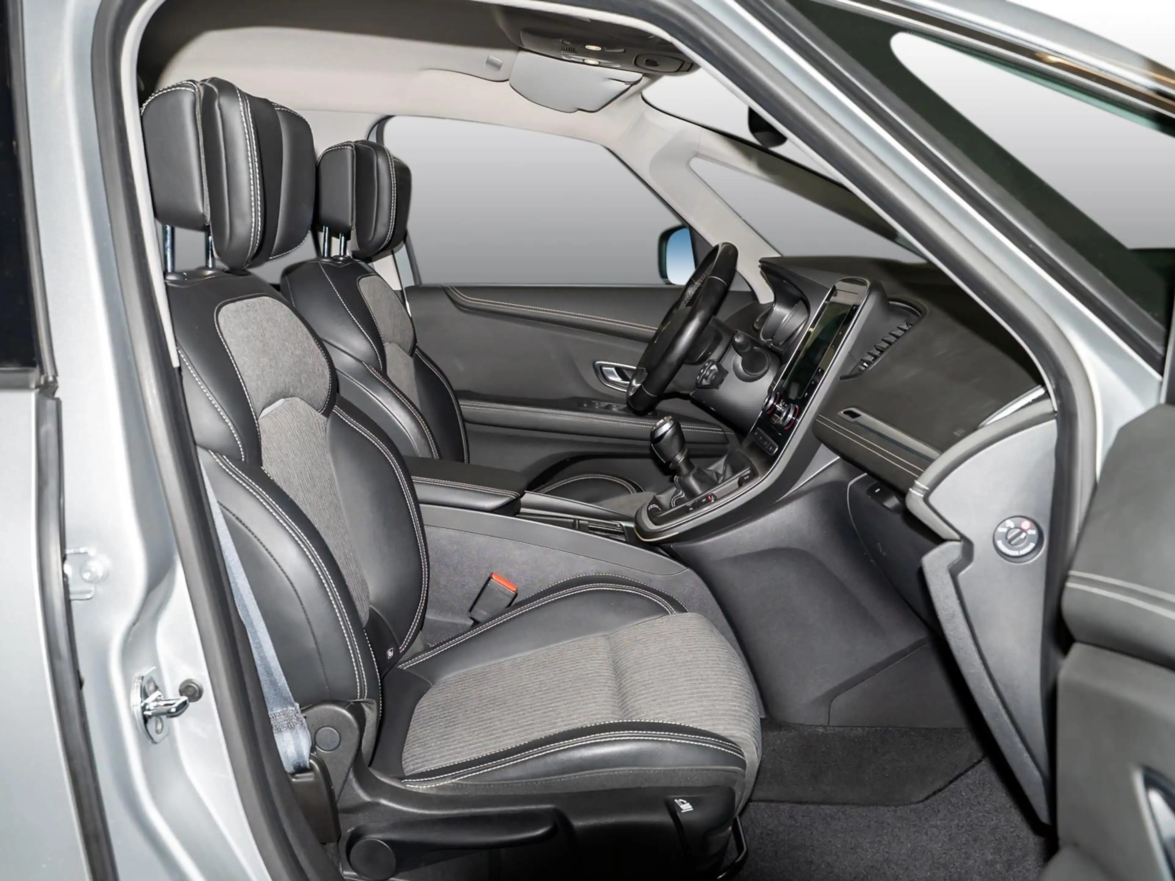 Renault Scenic INTENS TCe 140 GPF NAVI PDC KLIMA — photo 4