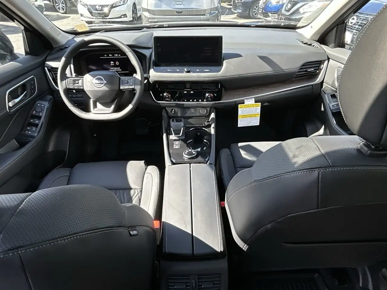 Nissan Rogue снимка Nissan Rogue
