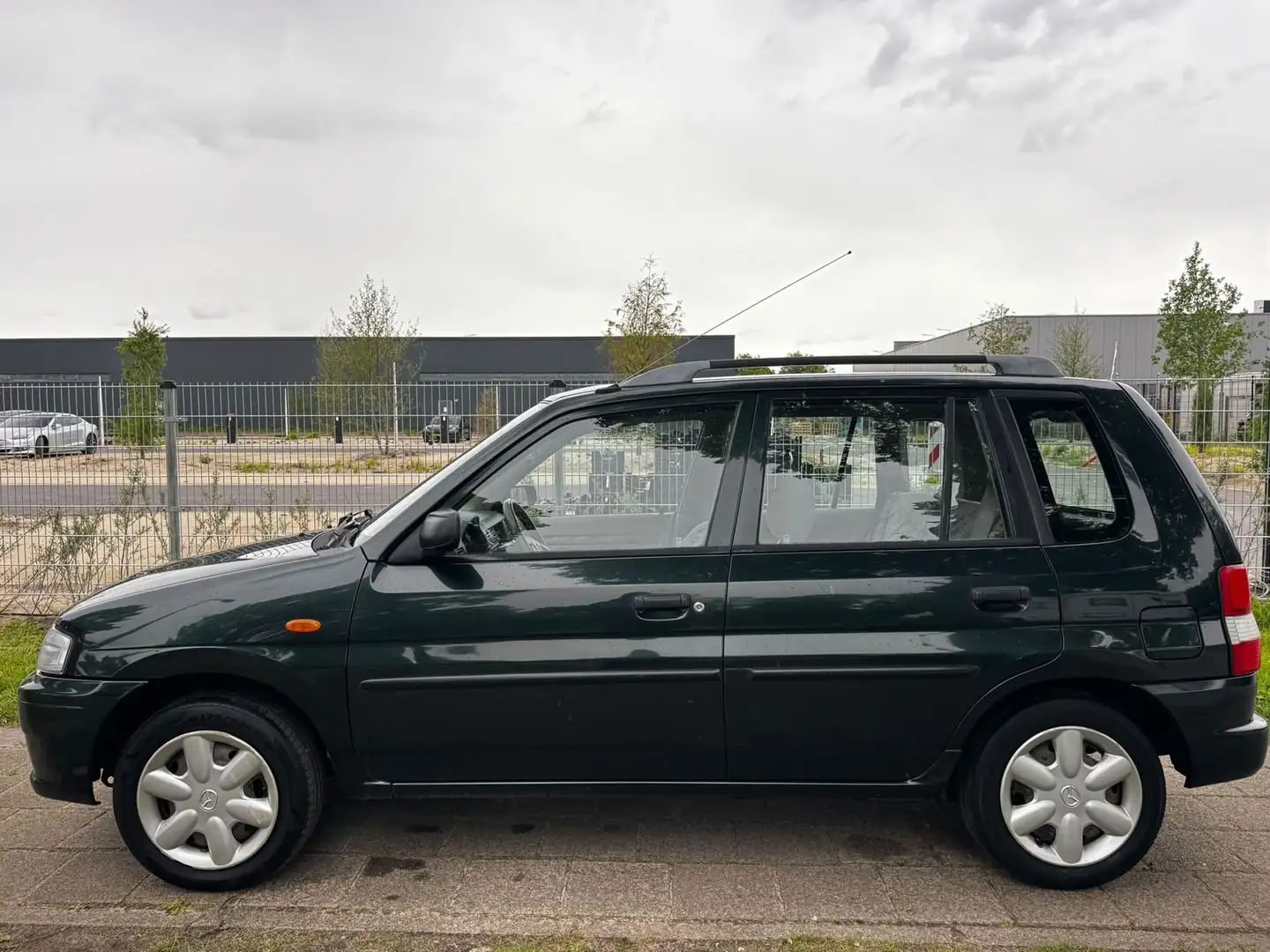 Mazda Demio 1.3 GLX|AIRCO Grün - 2