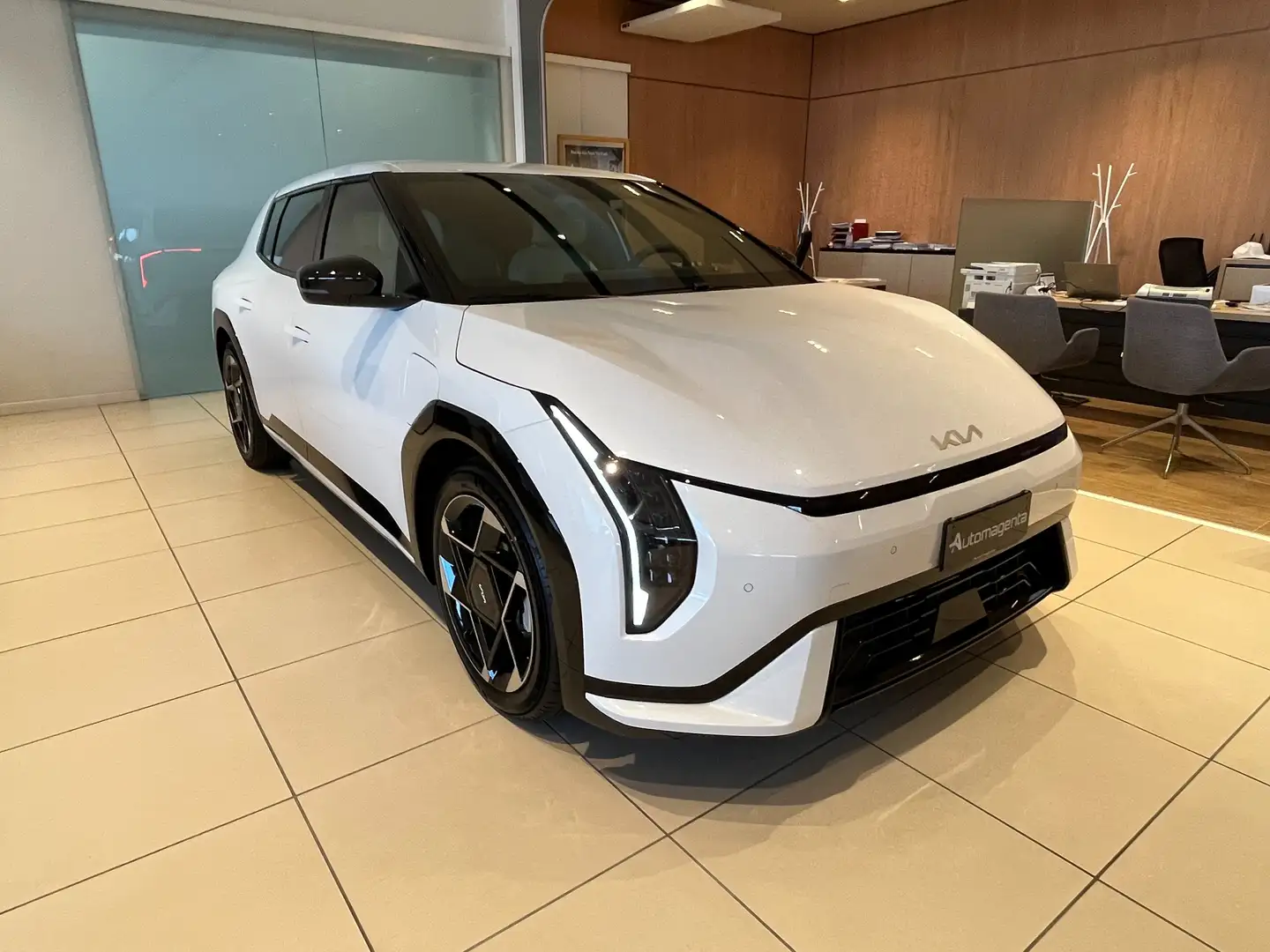 Kia EV4 81kWh Long range 204cv GT-LINE ProntaConsegna Weiß - 1
