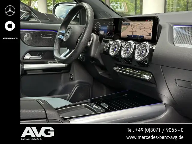 Mercedes-Benz GLA view 17