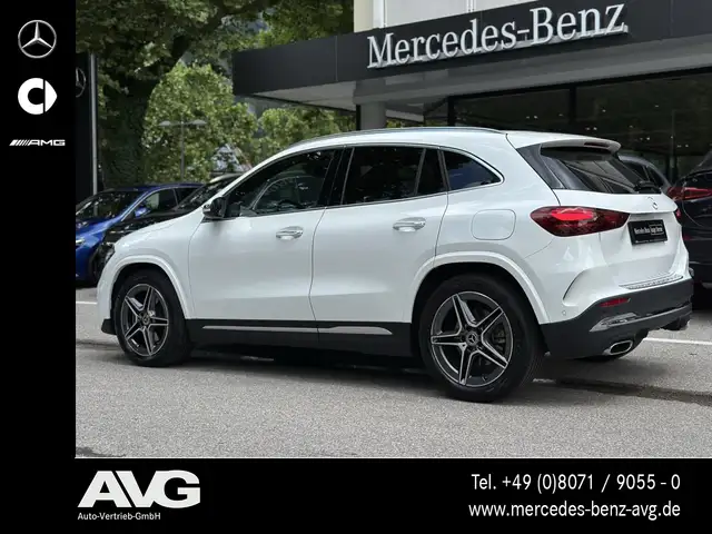 Mercedes-Benz GLA view 8
