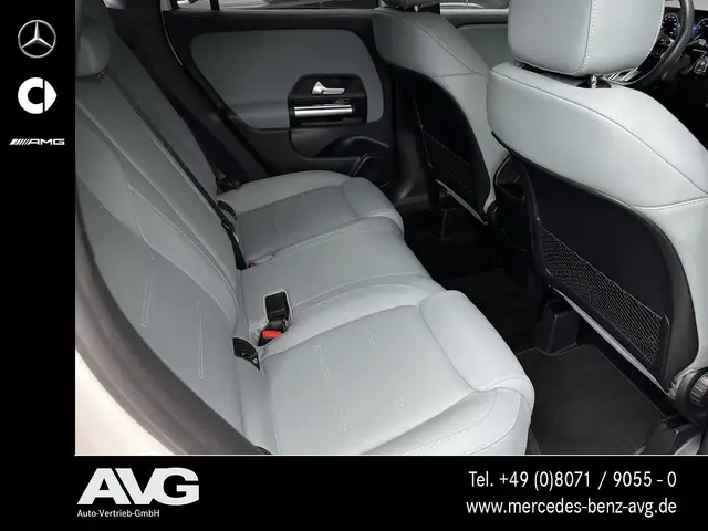 Mercedes-Benz GLA view 15