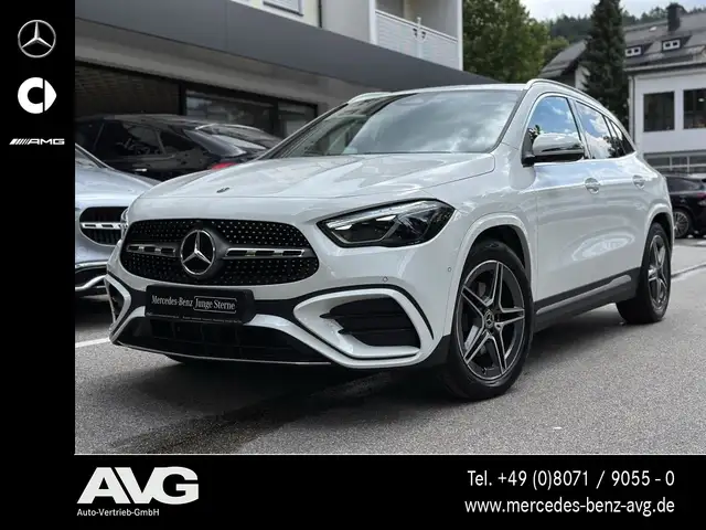 Mercedes-Benz GLA view 7