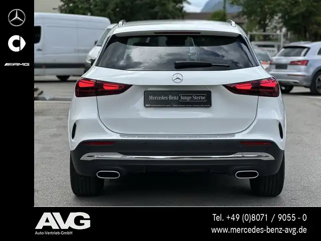 Mercedes-Benz GLA view 6
