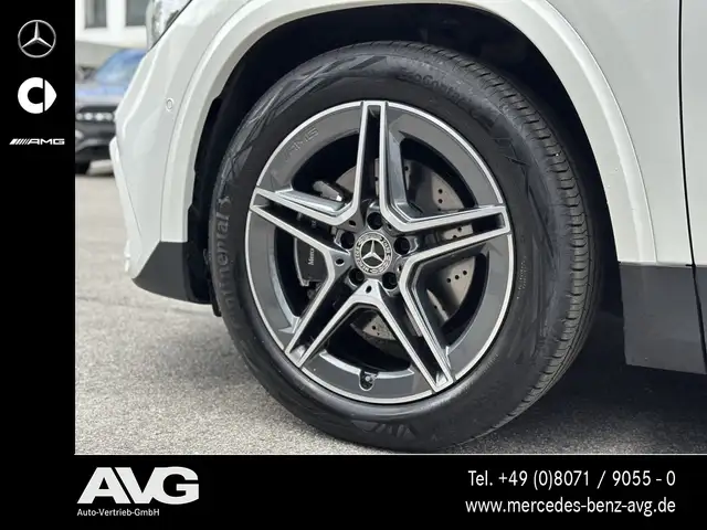 Mercedes-Benz GLA view 10