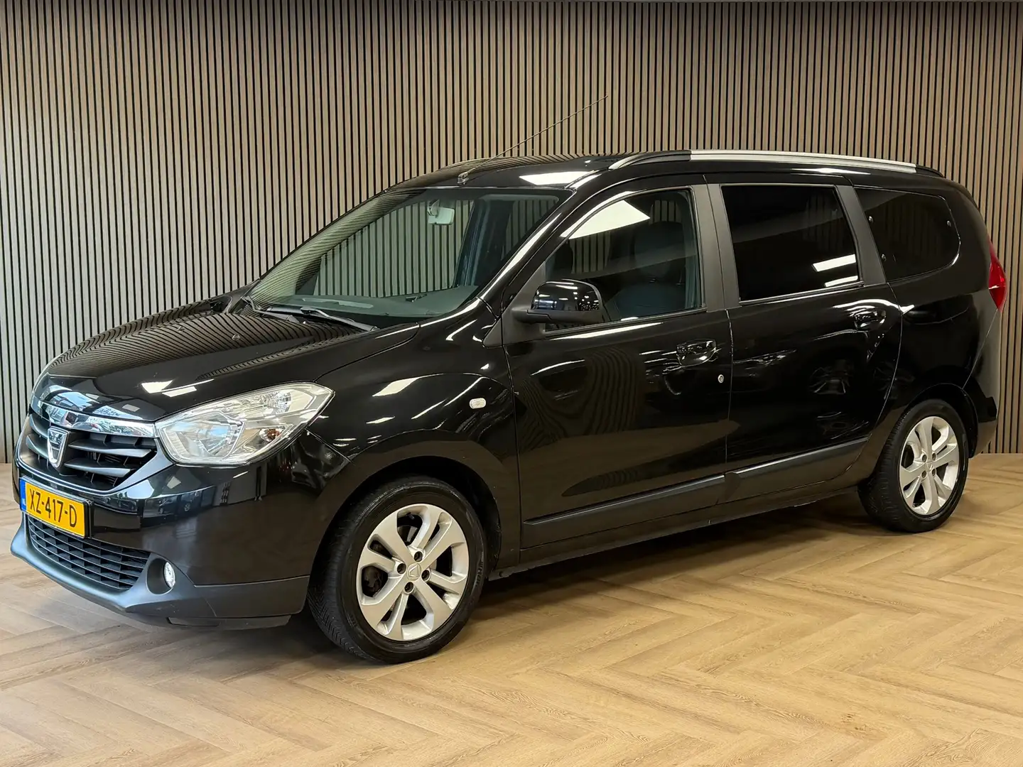 Dacia Lodgy 1.2 TCe Stepway 7P. LEDER PARKEERSENSOREN ACHTER N Noir - 1