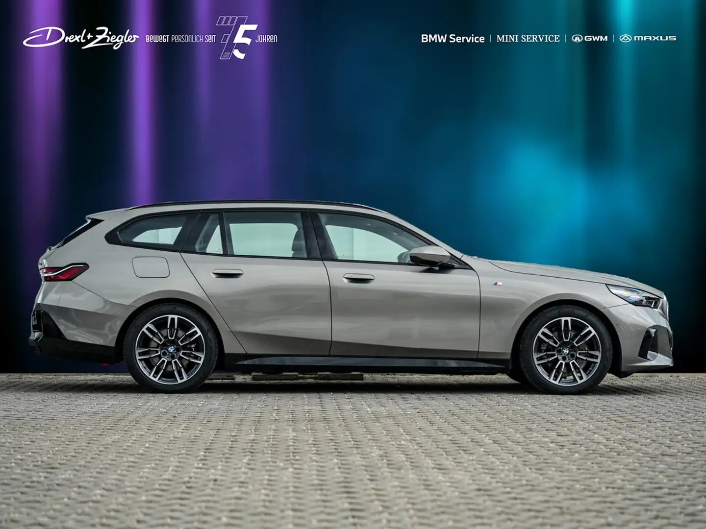 BMW 520 d xDrive Touring M Sport AHK KoZg PanoD LiCoP Šedá - 2