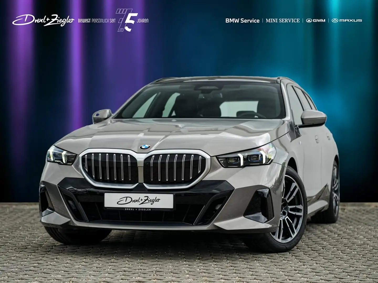 BMW 520 d xDrive Touring M Sport AHK KoZg PanoD LiCoP Šedá - 1
