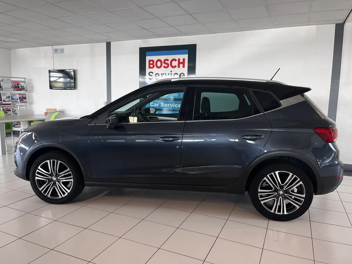 SEAT Arona 1.0 TSI Xcellence Business Intense Automaat Apple Grijs - 2