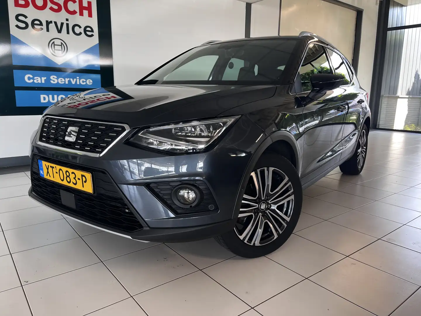 SEAT Arona 1.0 TSI Xcellence Business Intense Automaat Apple Grijs - 1