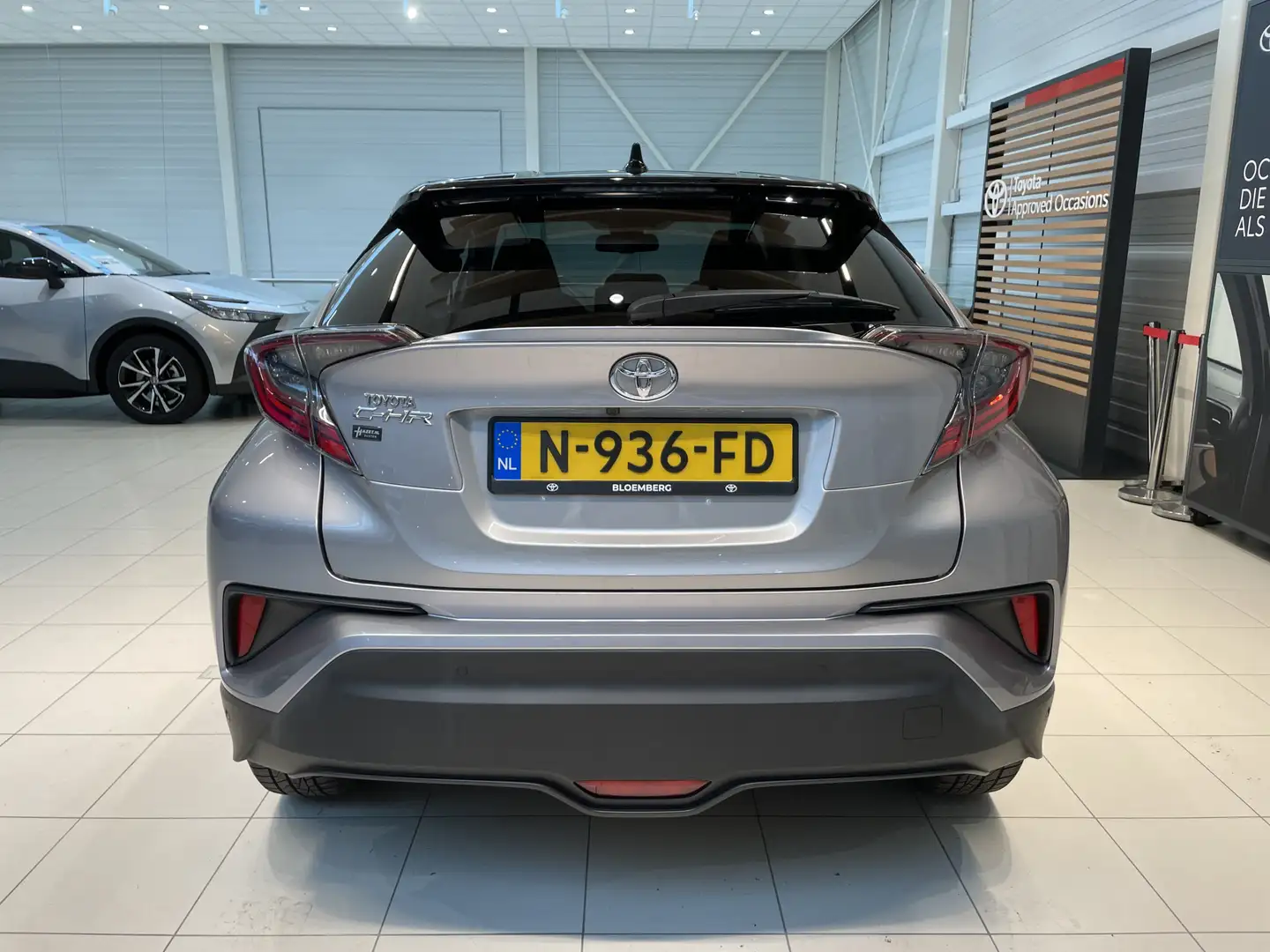 Toyota C-HR 1.2 Bi-Tone | Trekgewicht 1.300 kg | Parkeersensor Grau - 2