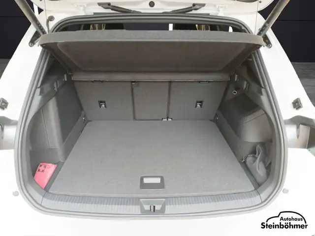 Volkswagen Tiguan view 6