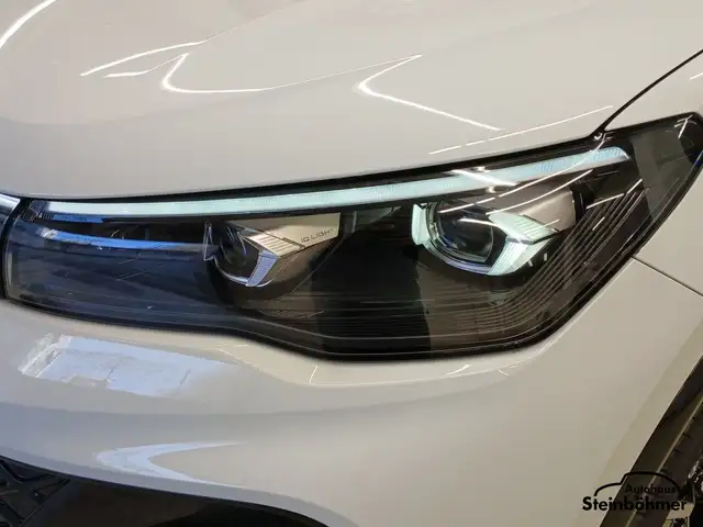 Volkswagen Tiguan view 12