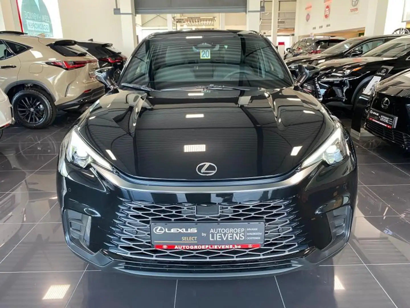 Lexus LBX BASE + COMFORT PACK 1.5HYB eCV Zwart - 2