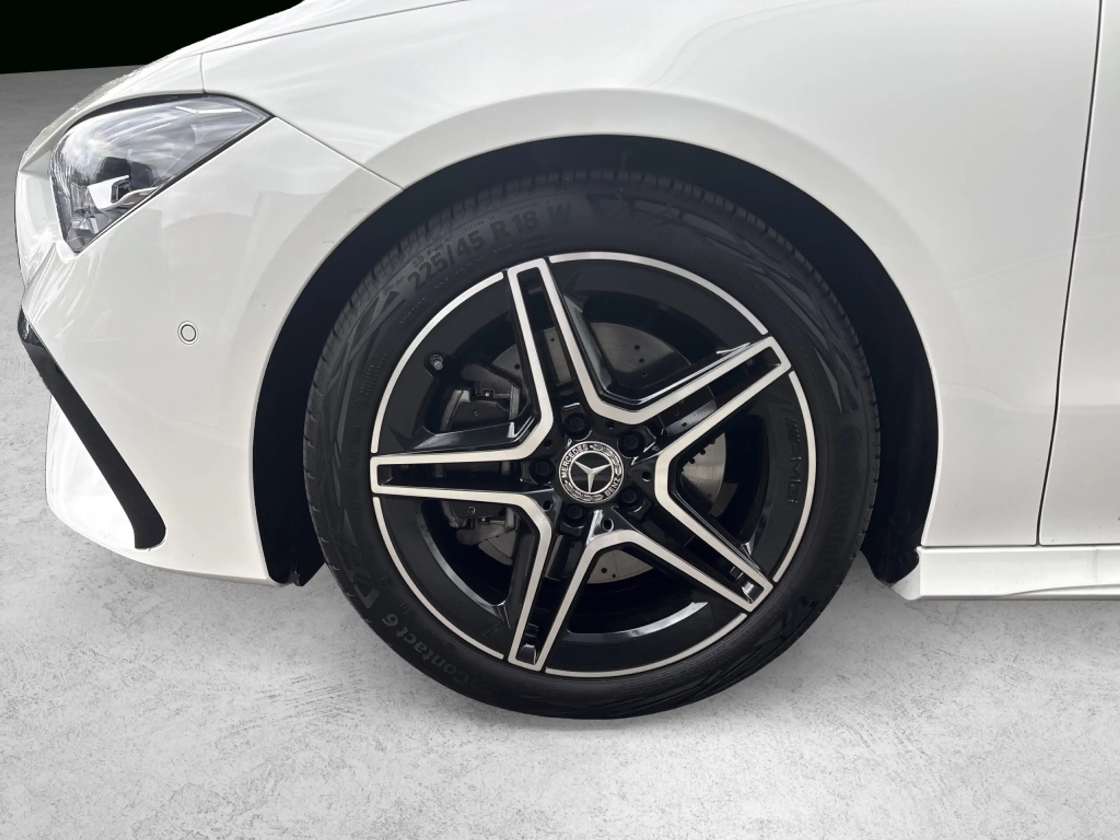 Mercedes-Benz CLA 220 4MATIC Coupé AMG NIGHT PANO 360 ACC SOUND — photo 3