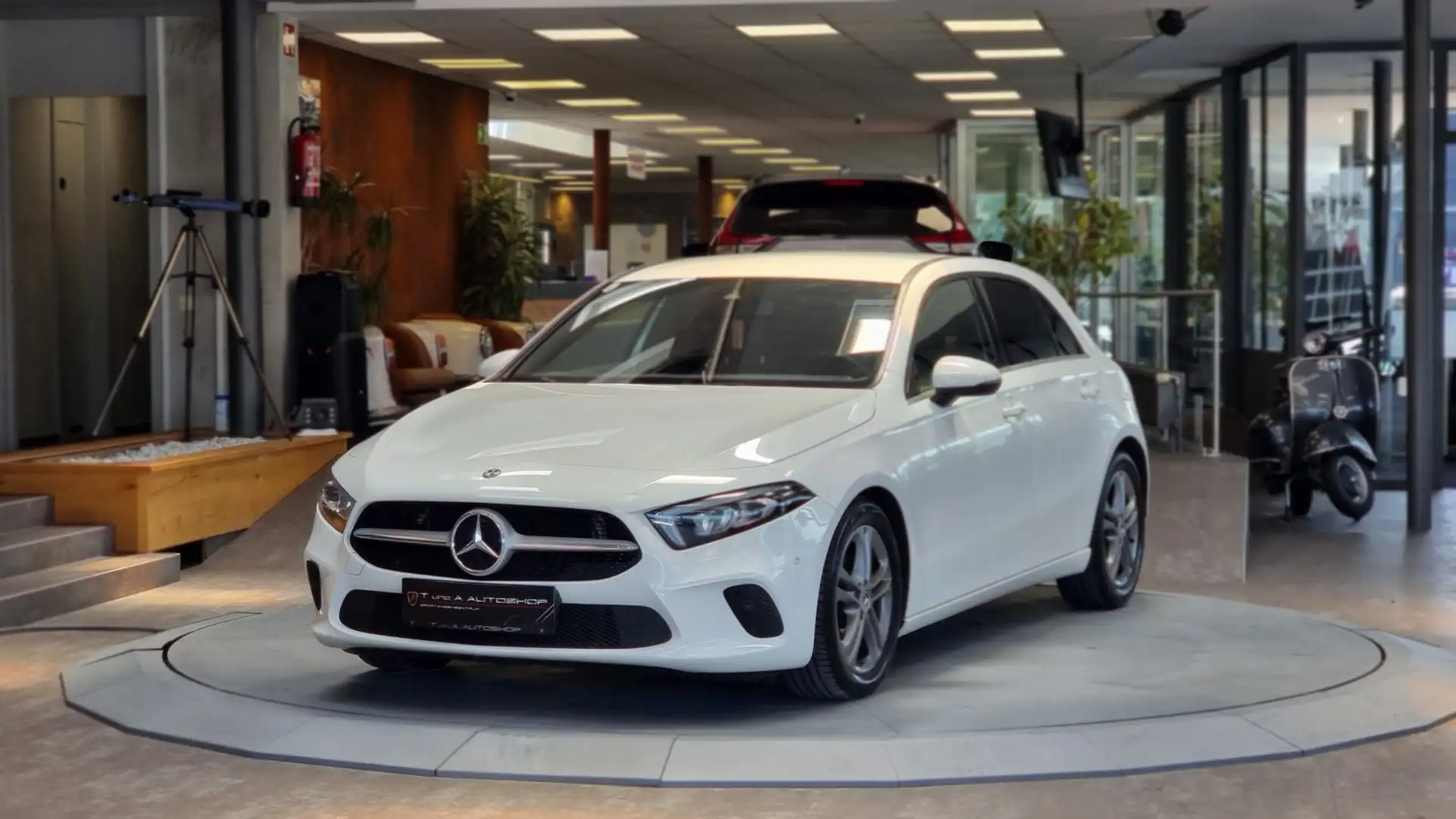 Mercedes-Benz A 180 d Aut. *Kamera*Navi*17Zoll*LED* Weiß - 1